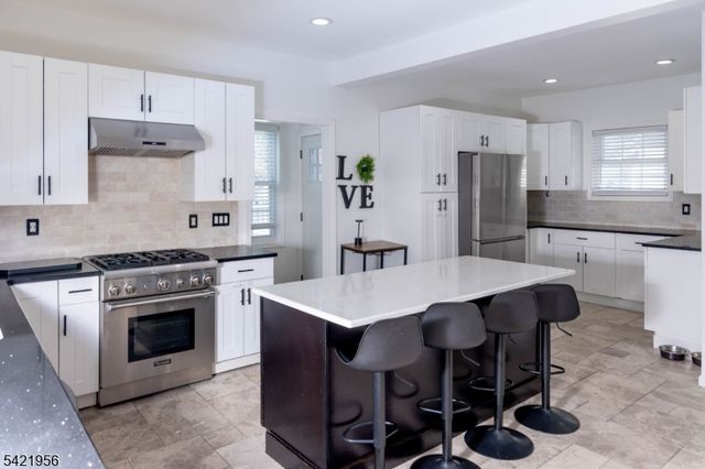 126 Ridge Ave, Bloomfield Twp., NJ 07003