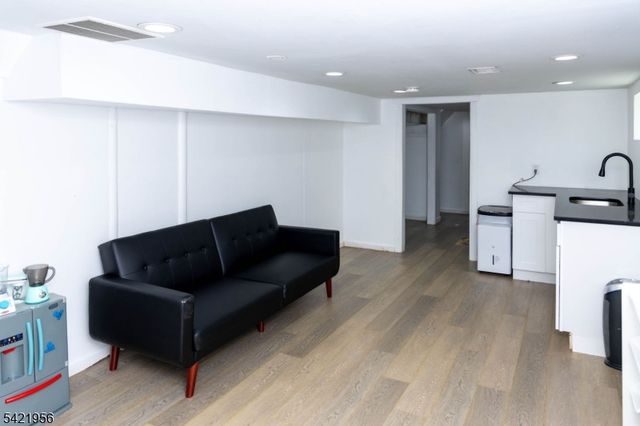 126 Ridge Ave, Bloomfield Twp., NJ 07003