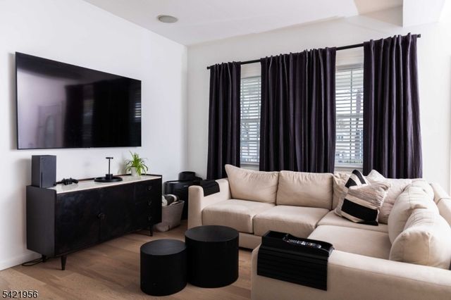 126 Ridge Ave, Bloomfield Twp., NJ 07003