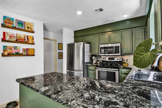 2309 NW Robinhood Dr, Lawton, OK 73505