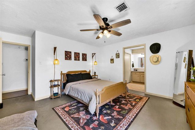 2309 NW Robinhood Dr, Lawton, OK 73505