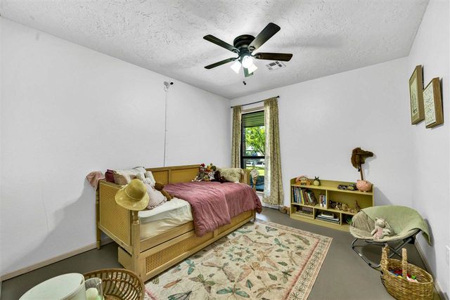 2309 NW Robinhood Dr, Lawton, OK 73505