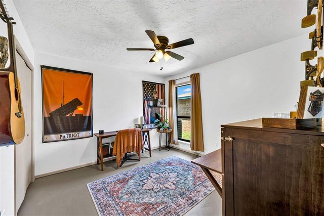 2309 NW Robinhood Dr, Lawton, OK 73505