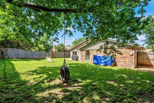 2309 NW Robinhood Dr, Lawton, OK 73505