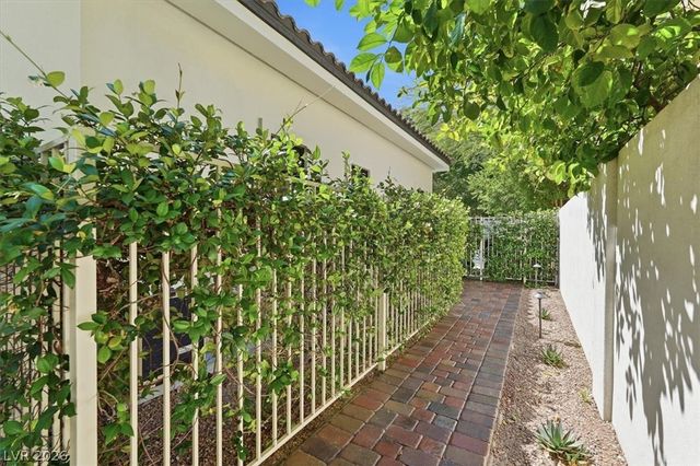 2257 Coral Ridge Avenue, Henderson, NV 89052