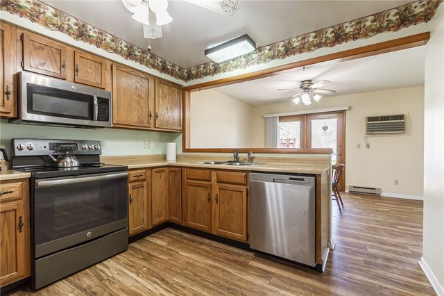 151 N Bloomfield Rd, Canandaigua City, NY 14424