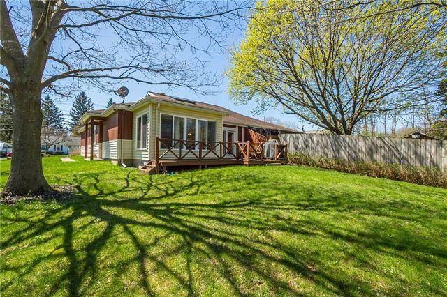 151 N Bloomfield Rd, Canandaigua City, NY 14424