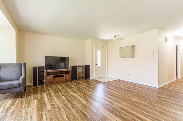 151 N Bloomfield Rd, Canandaigua City, NY 14424