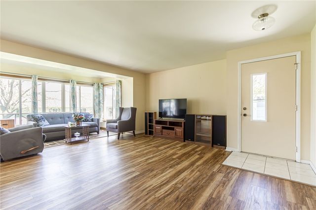 151 N Bloomfield Rd, Canandaigua City, NY 14424