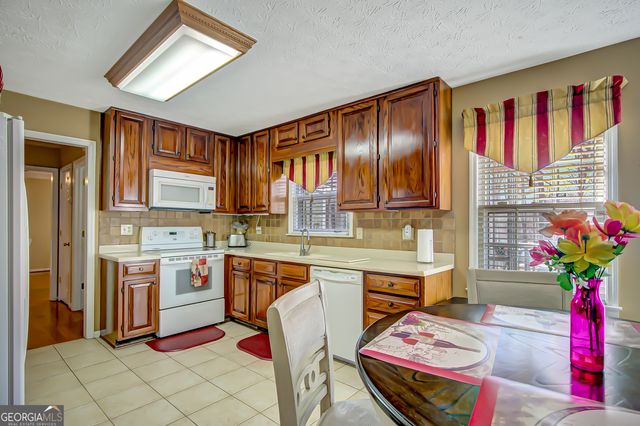 6450 Lake Sara Glen Drive, Douglasville, GA 30135