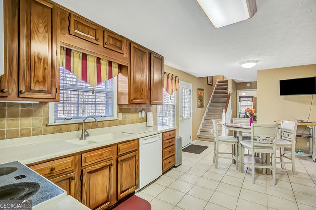 6450 Lake Sara Glen Drive, Douglasville, GA 30135