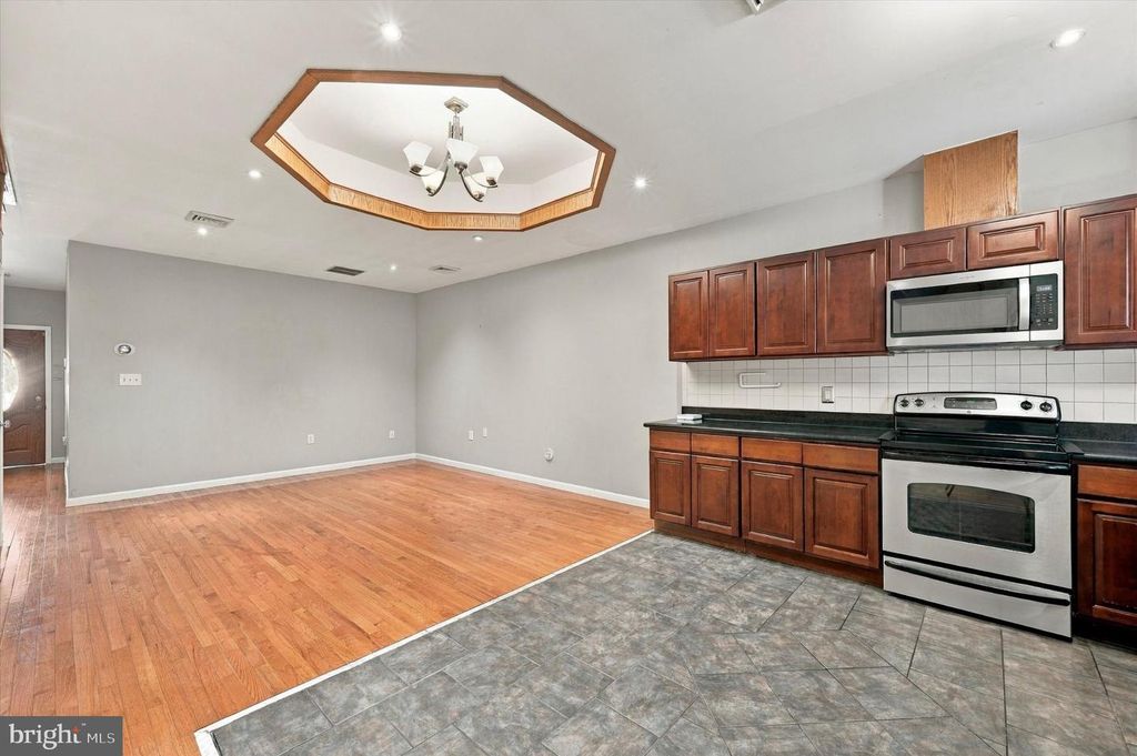 2323 S ALDER ST, PHILADELPHIA, PA 19148 — photo 4