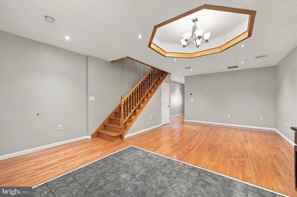 2323 S ALDER ST, PHILADELPHIA, PA 19148 — photo 5