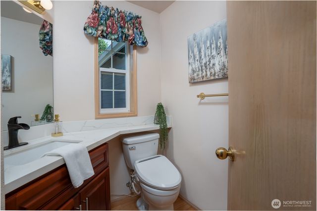 176 Eagle Ridge Drive E, Puyallup, WA 98374