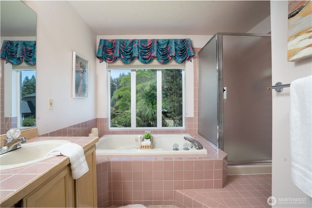 176 Eagle Ridge Drive E, Puyallup, WA 98374