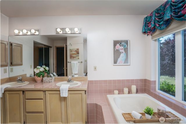 176 Eagle Ridge Drive E, Puyallup, WA 98374