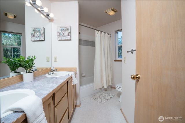 176 Eagle Ridge Drive E, Puyallup, WA 98374
