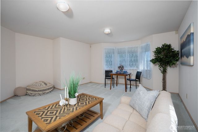 176 Eagle Ridge Drive E, Puyallup, WA 98374