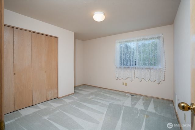 176 Eagle Ridge Drive E, Puyallup, WA 98374