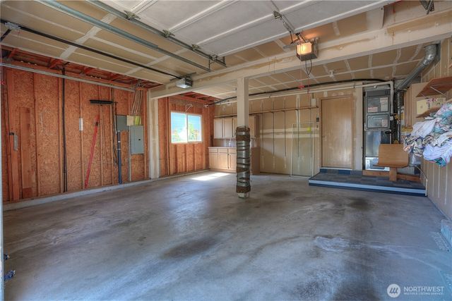 176 Eagle Ridge Drive E, Puyallup, WA 98374