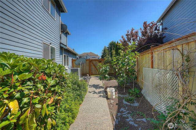 176 Eagle Ridge Drive E, Puyallup, WA 98374