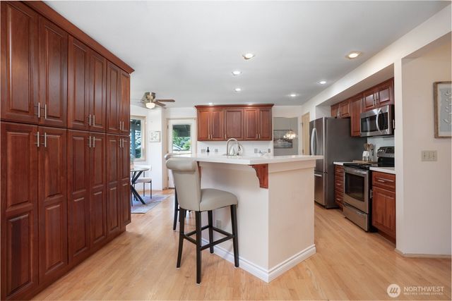 176 Eagle Ridge Drive E, Puyallup, WA 98374