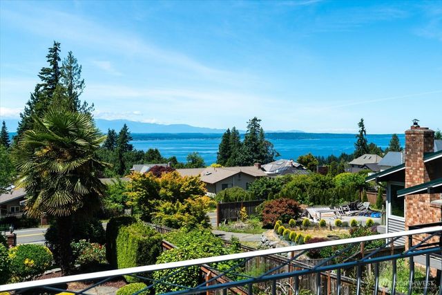 17524 10th Avenue NW, Shoreline, WA 98177