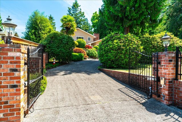 17524 10th Avenue NW, Shoreline, WA 98177