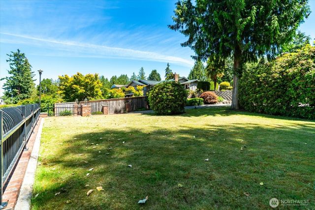 17524 10th Avenue NW, Shoreline, WA 98177