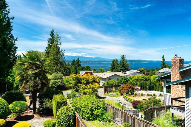 17524 10th Avenue NW, Shoreline, WA 98177
