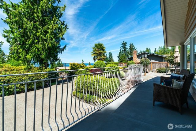 17524 10th Avenue NW, Shoreline, WA 98177