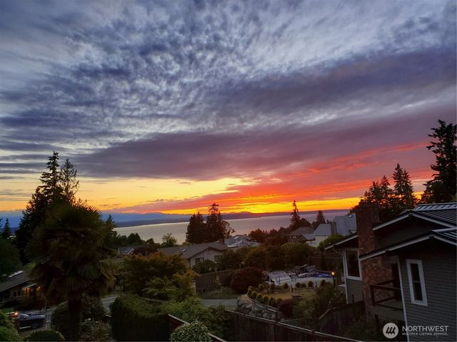 17524 10th Avenue NW, Shoreline, WA 98177