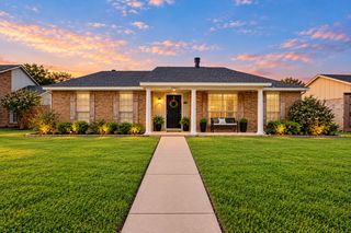 8605 Woodside Drive, Rowlett, TX 75088