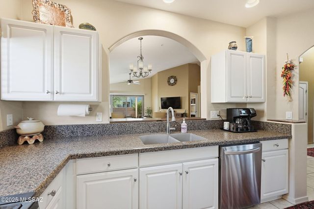 603 W Mickelson Lane, Green Valley, AZ 85614