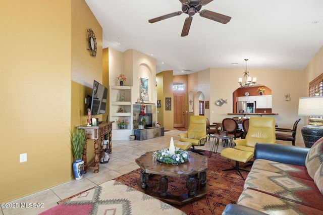 603 W Mickelson Lane, Green Valley, AZ 85614