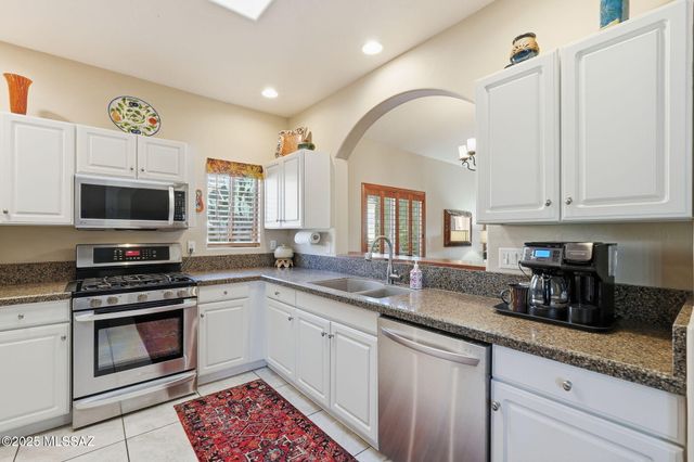 603 W Mickelson Lane, Green Valley, AZ 85614