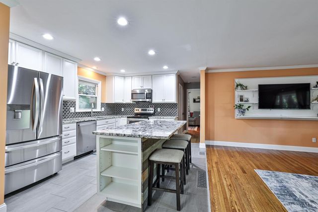 1012 Mary Lane, Wyoming, OH 45215