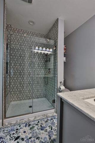 1012 Mary Lane, Wyoming, OH 45215