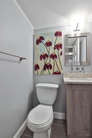 1012 Mary Lane, Wyoming, OH 45215