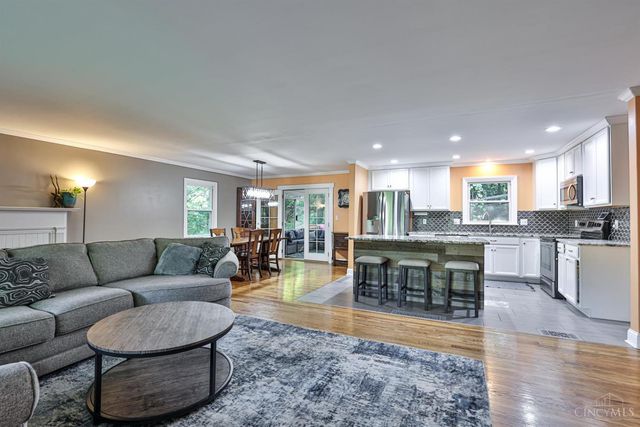 1012 Mary Lane, Wyoming, OH 45215