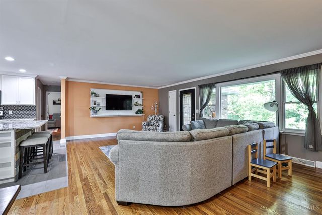 1012 Mary Lane, Wyoming, OH 45215