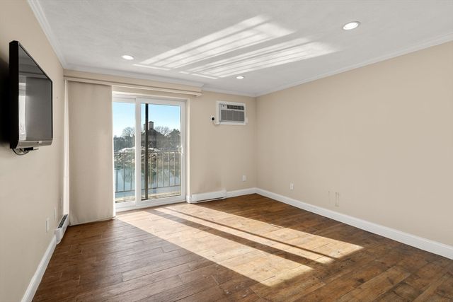 247 Washington Ave 10, Winthrop, MA 02152