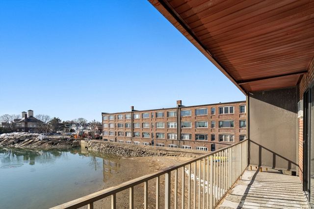 247 Washington Ave 10, Winthrop, MA 02152