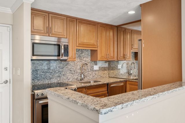 247 Washington Ave 10, Winthrop, MA 02152