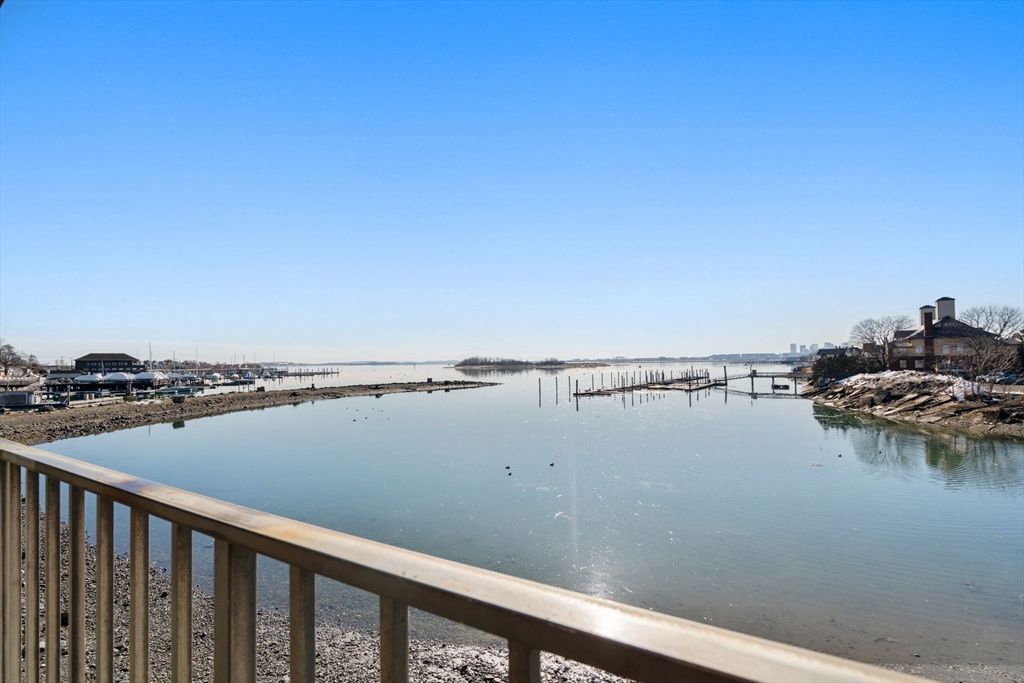 247 Washington Ave 10, Winthrop, MA 02152