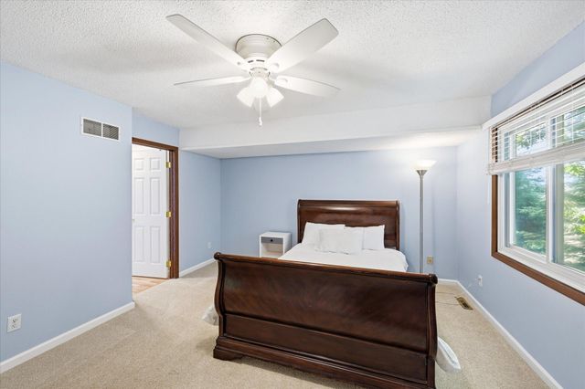 6433 Cavell Avenue N, Brooklyn Park, MN 55428