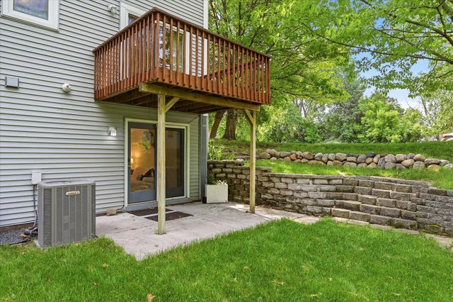 6433 Cavell Avenue N, Brooklyn Park, MN 55428