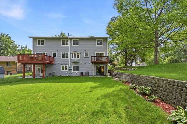 6433 Cavell Avenue N, Brooklyn Park, MN 55428