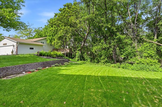 6433 Cavell Avenue N, Brooklyn Park, MN 55428