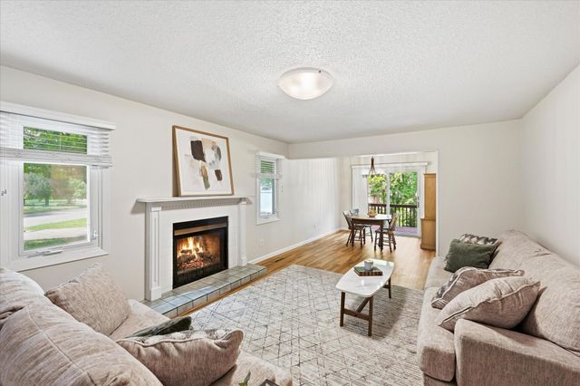 6433 Cavell Avenue N, Brooklyn Park, MN 55428